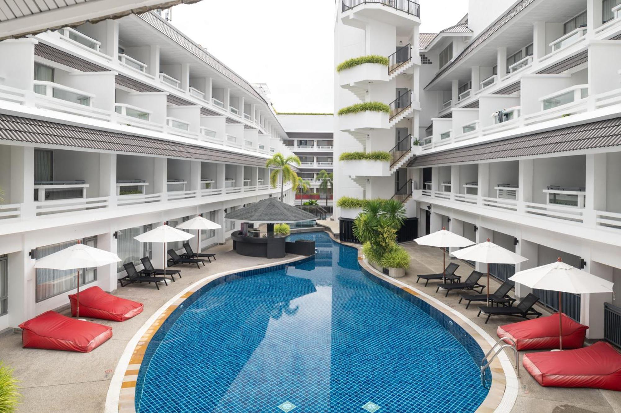 Radisson Red Phuket Hotel 5*